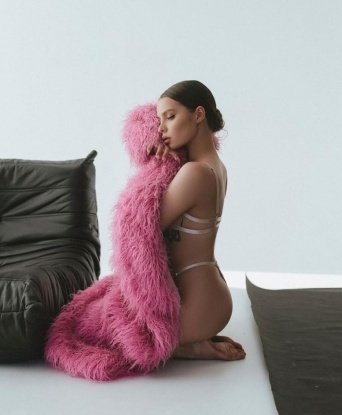 Мои услуги включают классический секс, орал, анал и многое другое. 😈💦 Фото настоящие, проверено временем и клиентами. 💯 Приходи ко мне, и ты убедишься в моей неотразимости и профессионализме. 💃🔥 Живу в Москве, в центре столицы. 🏙️🌃 Экспресс доставка радости и удовольствия в любую точку Москвы. 😏💫 Чувственные моменты с пылкой и страстной любовницей - это то, чего ты давно ждал! 💥💥 Не упусти свой шанс, позвони мне прямо сейчас и погрузись в мир нежных утех и раскрепощенного наслаждения! 💥💫 Алена